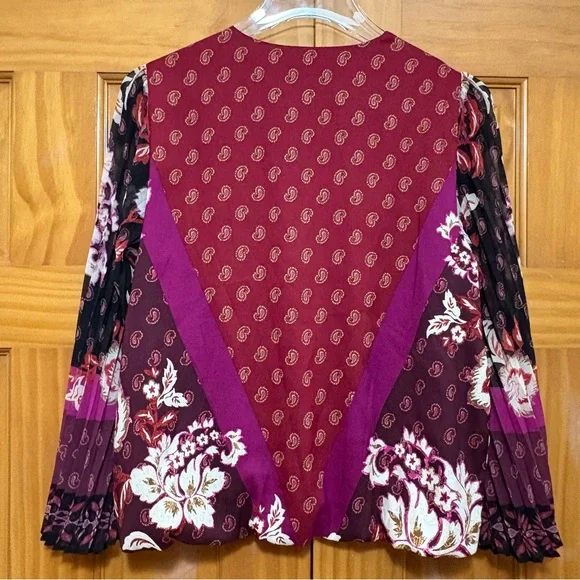 White House Black Market Burgundy and Black Floral Blouse - Picture 3 of 7